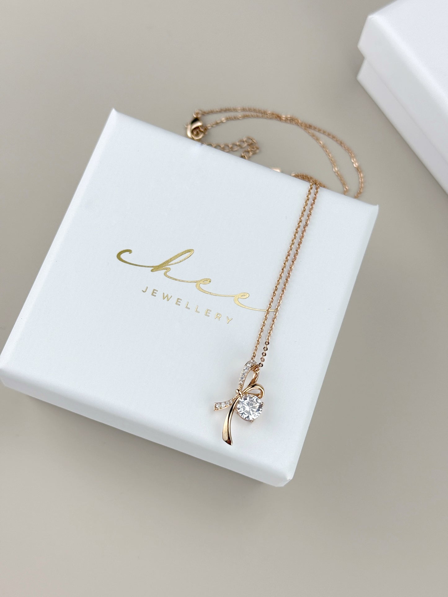 Bow Necklace